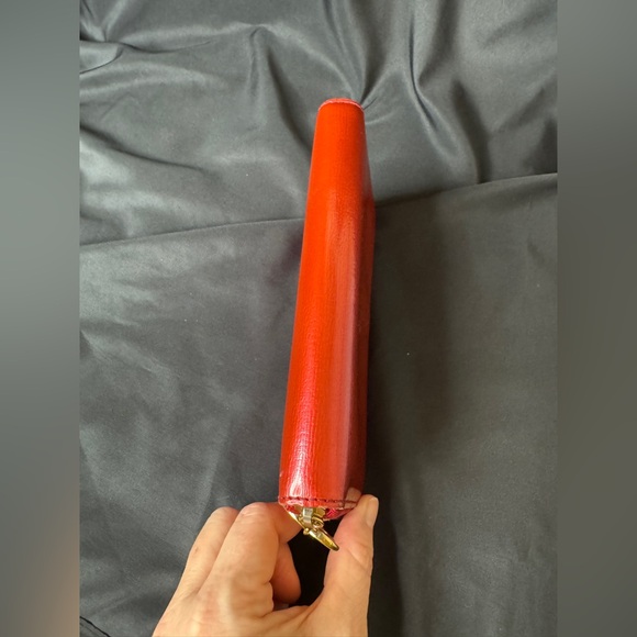 Gucci Red Leather Zippy with Gold Heart Charm Wallet - Picture 4 of 14